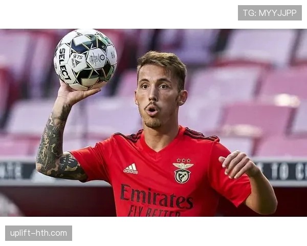 格里马尔多展现任意球绝技，再度成为球队制胜关键